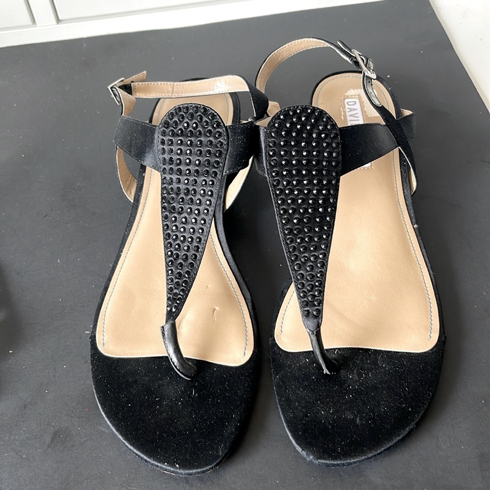 David Tutera (Sandy) Black Embellished Thong Sandals. Size 10. D6/A